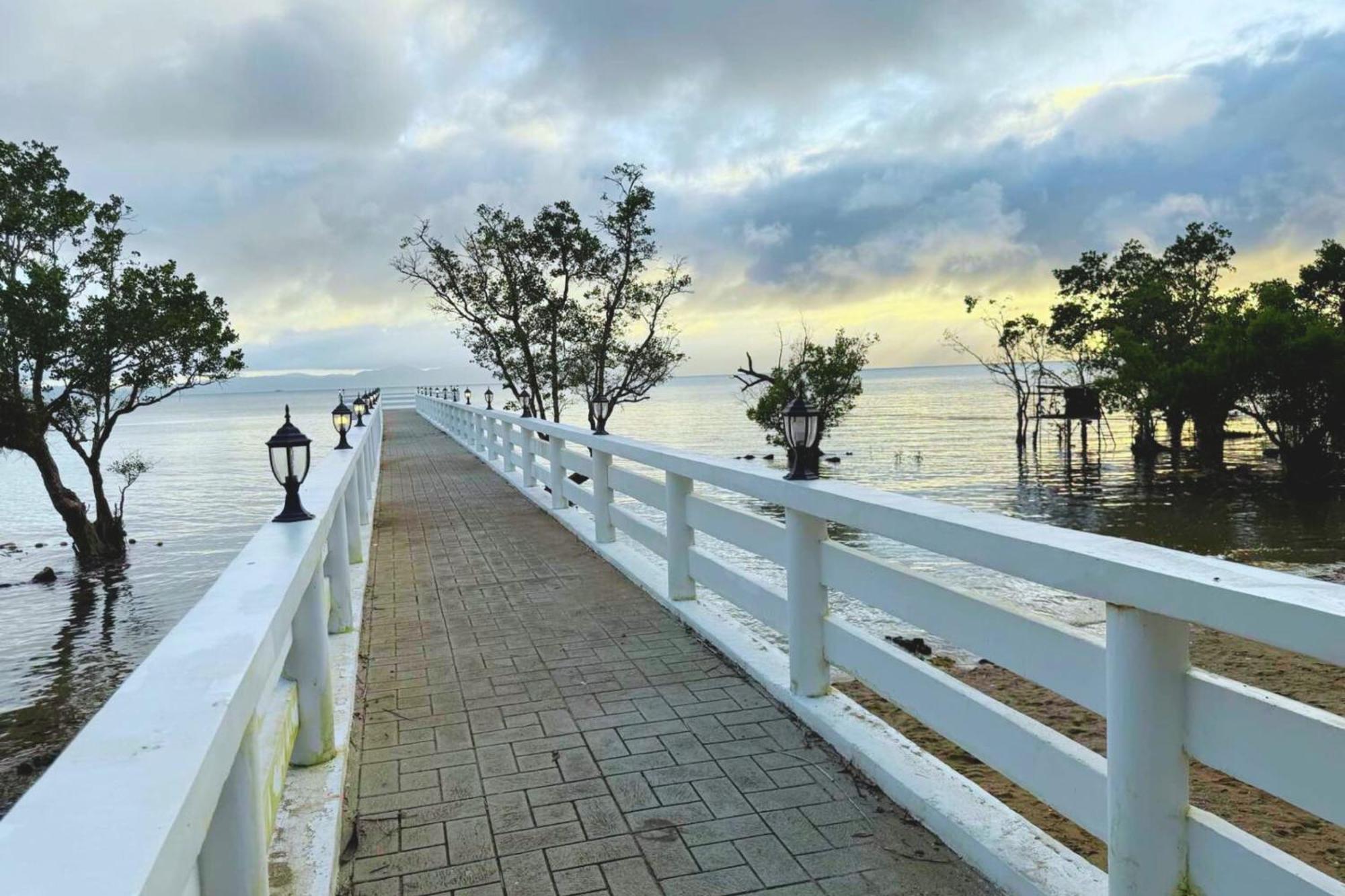 Kehalani Beach Resort By Cocotel Quezon  Bagian luar foto